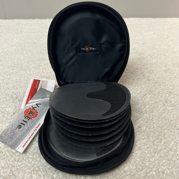 Vy & Elle Coca Cola Licensed Multicolor Round CD Case - Picture 5 of 9